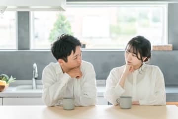 70代でもパートを続ける母。「年金だけ」では“生活が苦しい”のでしょうか？ 老後の「平均年金額・支出」を確認