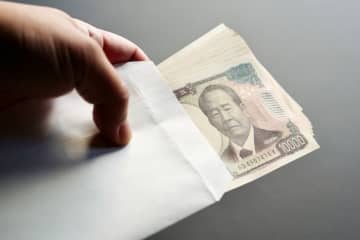 年金生活ですが、息子が「月10万円」仕送りしてくれます。年間で「100万円以上」になりますが、贈与税の支払いは必要でしょうか？ 仕送りが課税される場合とは