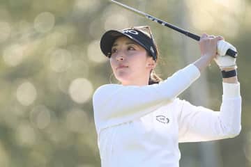 脇元華が涙の初優勝　8バーディーの猛チャージで逆転　1季11人目の初Vはツアー史上最多