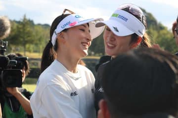 脇元華、プロ8年目で涙の初V「一番感謝したいのは家族」　優勝スピーチで感極まる「本当に嬉しい」