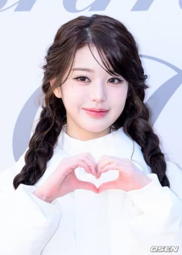 【PHOTO】IVE ウォニョン「EIDER × COSMOPOLITAN」のポップアップイベントに出席