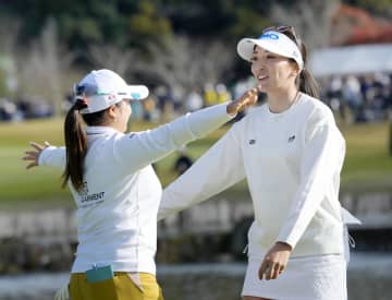 脇元華、逆転でツアー初優勝　28歳、伊藤園女子ゴルフ最終日