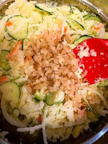 いぶりがっこの入った居酒屋風ポテトサラダ！