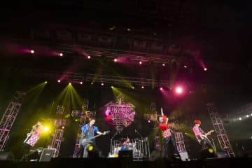 【速レポ】＜CROSS ROAD Fest＞L’luvia、V系屈指のゆるかわHAPPYステージが復活「また夢の続きをみんなと見られたら」