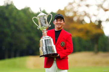 金子駆大が独走で今季2勝目 賞金ランクトップに浮上