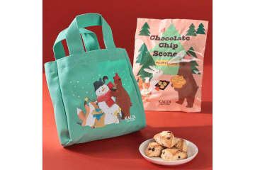 カルディ「クリスマスミニバッグ」を発売。グリーンとグレーの2色展開