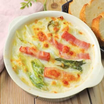 【白菜に牛乳を注いで焼くだけ】「グラタンより簡単」「寒い日はこういうのがいい」火を使わずに作れる絶品おかずレシピ