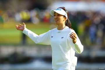 もらい泣きから大号泣へ プロ8年目の 脇元華「自分でもビックリ」の初優勝