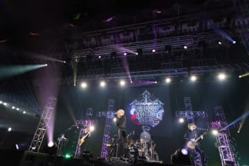 【速レポ】＜CROSS ROAD Fest＞LM.C、多彩サウンドで幕張をアジテート「青春だけど、過去のことじゃない」