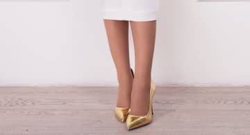 記念日ディナーに“思い出の服”を着たい妻。しかし夫は反対で…→写真に賛否「変わってるとは思うけど…」「誰得？」