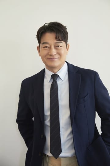 「カマキリ」チョ・ソンハ“ピョン・ヨンジュ監督との再会を13年間待っていた…本当に幸せ”