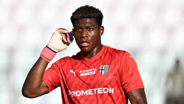 骨折で離脱中のパルマ日本代表GK鈴木彩艶の代役候補は？