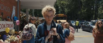 なぜ、子供たちは同じ時刻に忽然と消えたのか？ネタバレ厳禁考察ミステリー『WEAPONS／ウェポンズ』入場者特典配布決定