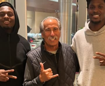 Netflix作品にも出演した有名アメフト監督が“頭部を撃たれて”死亡　犯人は元高校選手で動機を捜査中