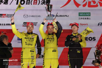 スーパー耐久参戦初年度で5戦4勝を挙げチャンピオン。seven x sevenポルシェの大活躍にドライバーも喜び