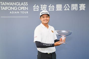タイ出身の26歳が逆転で初優勝 吉桑63位、水野65位