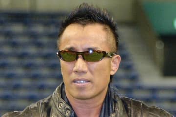 長渕剛 16日の復活公演で〝神対応〟リハ公開も…前日の中止公演「遠征組」のファンは試練