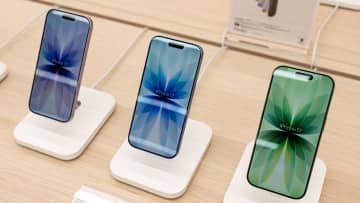 iPhone 17購入者の57％がドコモ経由　なぜここまで偏った？ 人気は“無印”に集中