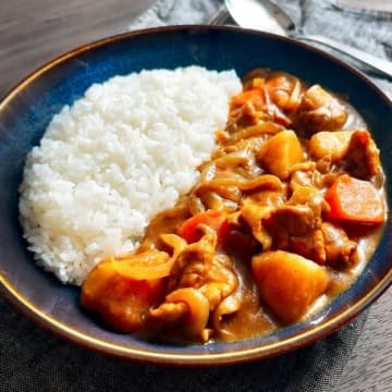 【知ってた？カレーは水で煮込まない！】「レストラン級の味」「おかわり必至」「週5で食べたい」究極カレーレシピ3選