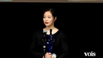【動画】広瀬すず、最優秀女優賞　役者人生「濃厚な１年だった」　V字ドレス姿で授賞式