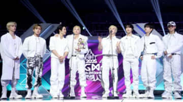 「Stray Kids」、最高の栄誉賞受賞で5冠達成…「栄光をSTAYに」＝「2025 KGMA」