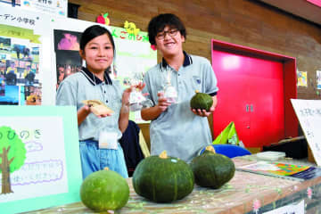 多様な学び児童に変化　リリーガーデン小開校半年　農業や販売通し体験共有　室内テントで自分空間　茨城