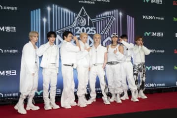 【KGMA】Stray Kids、大賞含む5冠達成「私たちの力はSTAYから出る」　KickFlipに”兄の顔”も