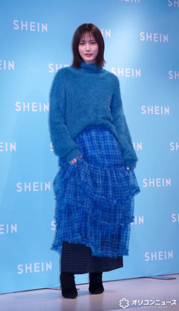 本田翼、“上下6000円コーデ”で登場　「すごい！」と太鼓判　ブルーを基調