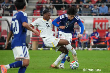 アクシデントの瞬間を激写！田中碧と接触したアブ・フランシスの回復を願う！森保ジャパンのガーナ戦快勝劇をピッチレベルで振り返る！