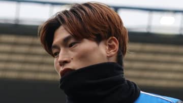 28歳と30歳の日本人選手、英2部チームの『中間通信簿』で明暗…「コンバートで本領発揮」「決定機ミスがリーグワースト」