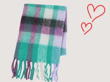 冬の必須級アイテム！ 巻くだけで防寒 & おしゃれ♡【チェック柄マフラー・ストール】