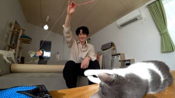 12月の譲渡会に向け…保護猫・ブルボンとタッチチャレンジに挑戦した岡田将生「ちょっとだけ落ち込みますね」