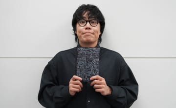 令和ロマン・くるま書き下ろし「M-1予想図」付き!『漫才過剰考察』限定ブックカバー版の予約が開始