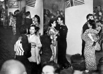 「占領軍の将校は満足していた」慰安婦として差し出された日本の女性たち…警察が作成した「性の防波堤」の詳細な記録が見つかった