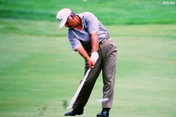 約50年前のスイングでも参考になる　リー・トレビノの左手の使い方がダフリ防止に最適だった！