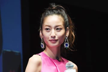 西山茉希の化粧にマウントとる１２歳長女　メーク見て「うわっ、全然…え、ウソ、それで？」