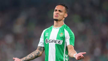 「ネイマールとロナウドをミックスしたような選手」ベティス同僚が好調アントニーを絶賛