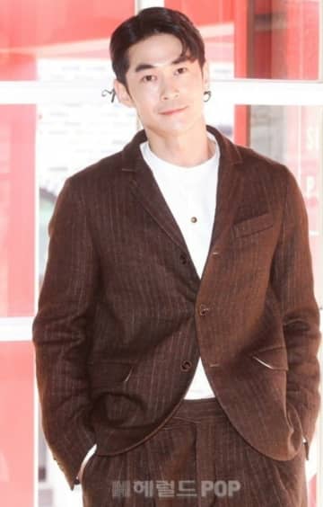 「散歩中に遺体を発見した」…俳優の衝撃告白、「49日間訪ねて慰労した」