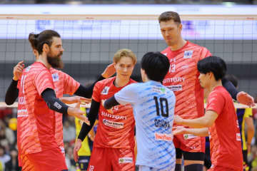 SVリーグ男子　サントリーが7連勝　東レ静岡とVC長野は1勝1敗