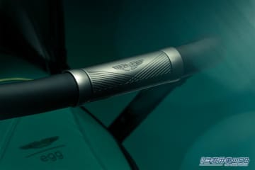 意外すぎるアストンマーティンのコラボ相手。「クルマ好き」になるのは間違いない、驚きの商材とは？