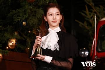 TWICE・SANA、ツリー点灯式「雪が綿菓子だったら…」メンバーへのギフトが可愛すぎる