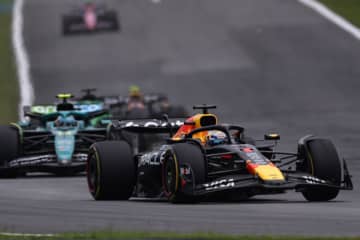 新PU投入で「我々もまだ諦めていない」“何かを感じた”フェルスタッペンの言葉に思わず笑みも：ホンダ／HRC密着