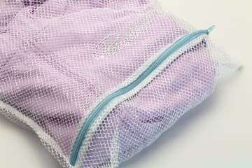 洗濯ネットに必ず入れたいもの６選　失敗しがちな衣類の特徴まとめ