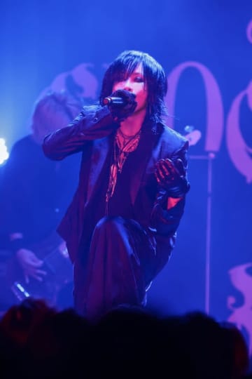 【ライヴレポート】KIRITO、ツアー＜THE CLOCKWORK BIBLE＞開幕「最高のものになると確信しました」