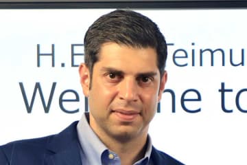 日本のスーパーで発見→「思わずジャケ買い」　ジョージア大使が手にした母国の名品に反響「素敵なデザイン」