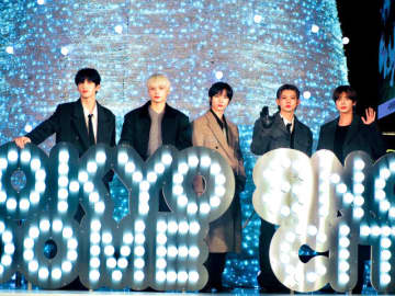 TOMORROW X TOGETHERが巨大ツリー点灯！　東京ドームシティでしたいことも告白