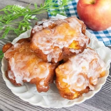 【りんごは全部コレにして！】「お店のみたいにウマい」「子供がめっちゃ喜んだ」ホットケーキミックスで簡単！アップルフリッターレシピ