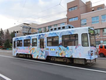 札幌市電「雪ミク電車2026」、運行開始 デザインは?