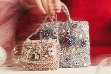 アンテプリマ×蜷川実花の“蝶や星”煌めくワイヤーバッグ、クリスタルちりばめたトート＆チャーム