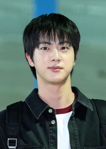 BTSジンさんにキスで在宅起訴　韓国、日本人の女を